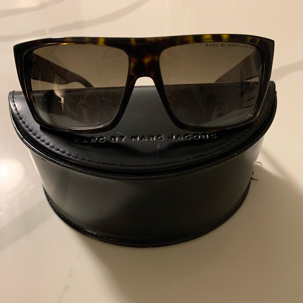 Marc by Marc Jacobs Sunglasses 🕶